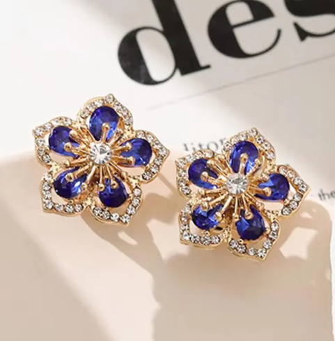 New Korea Sweet Cute Flower Crystal Temperament Geometric Shiny Zircon Earrings